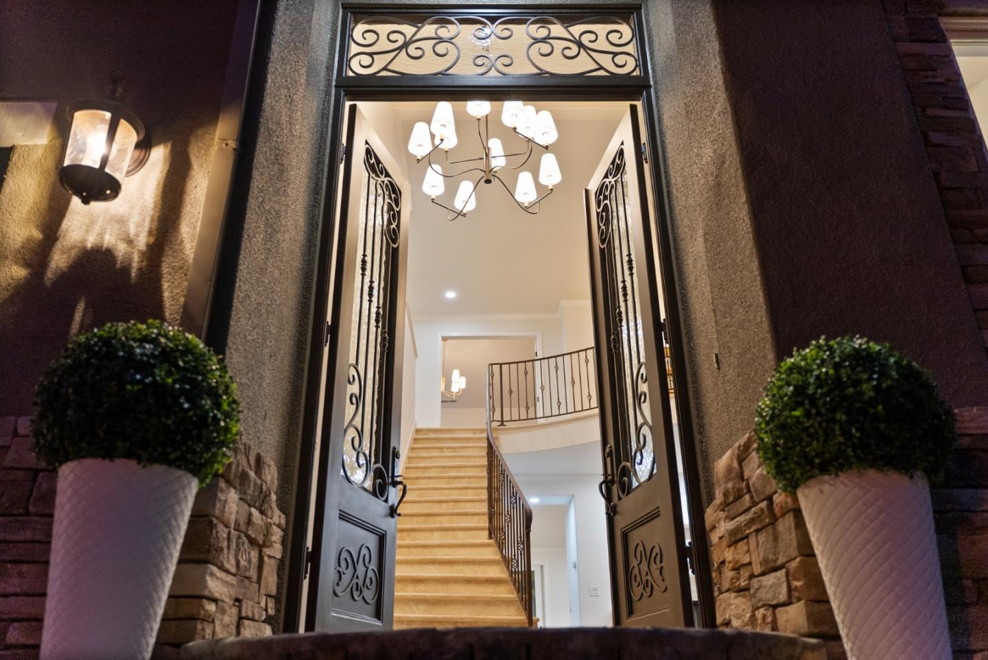 1435 Rosecrest Terrace