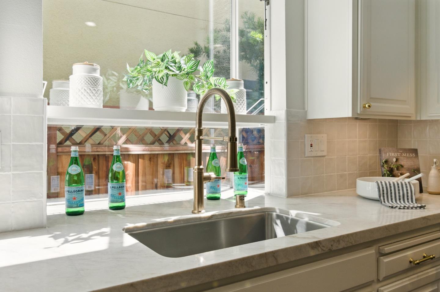 1435 Rosecrest Terrace