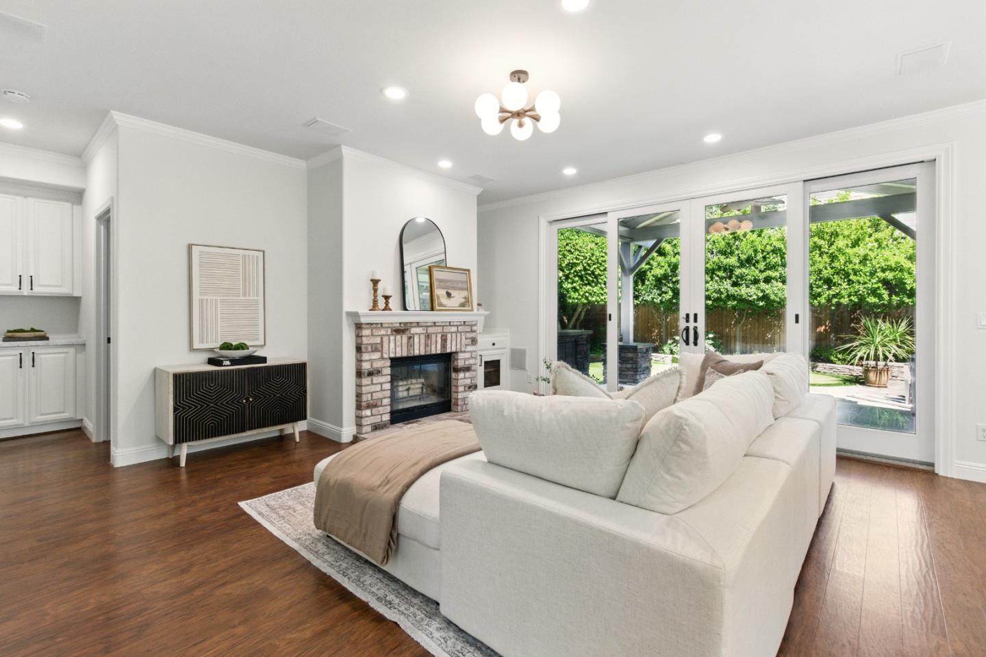 1435 Rosecrest Terrace