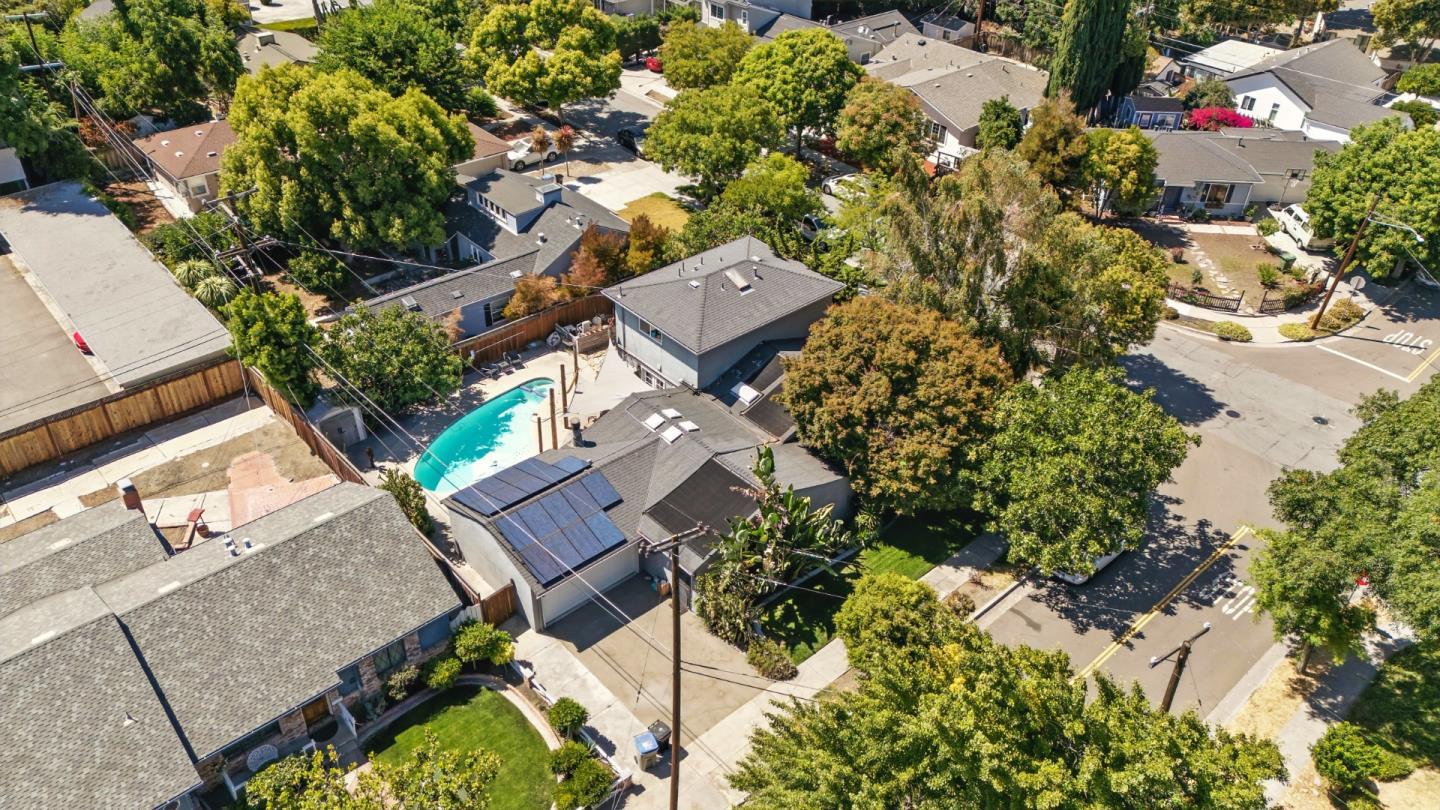 1830 Heatherdale Avenue