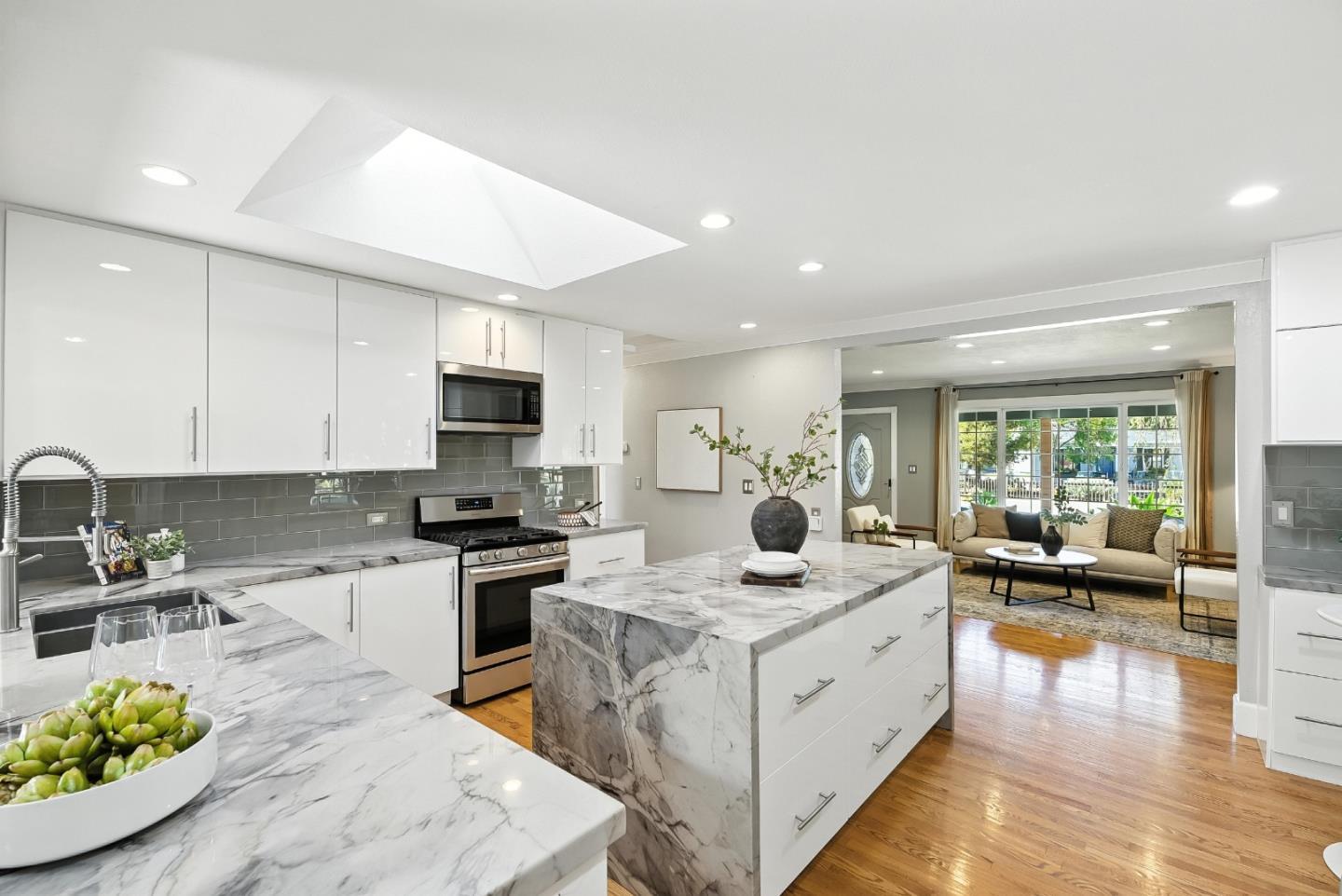 1830 Heatherdale Avenue