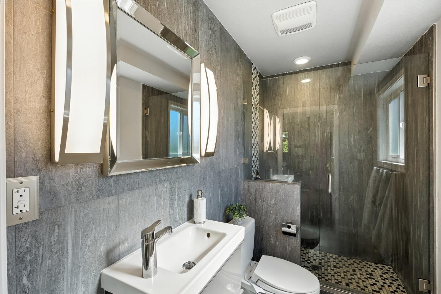 1830 Heatherdale Avenue