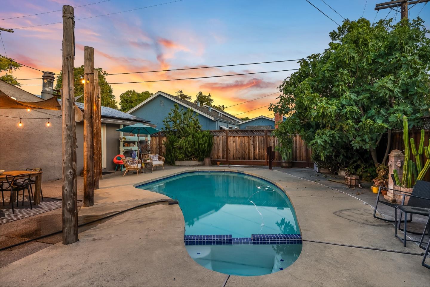 1830 Heatherdale Avenue