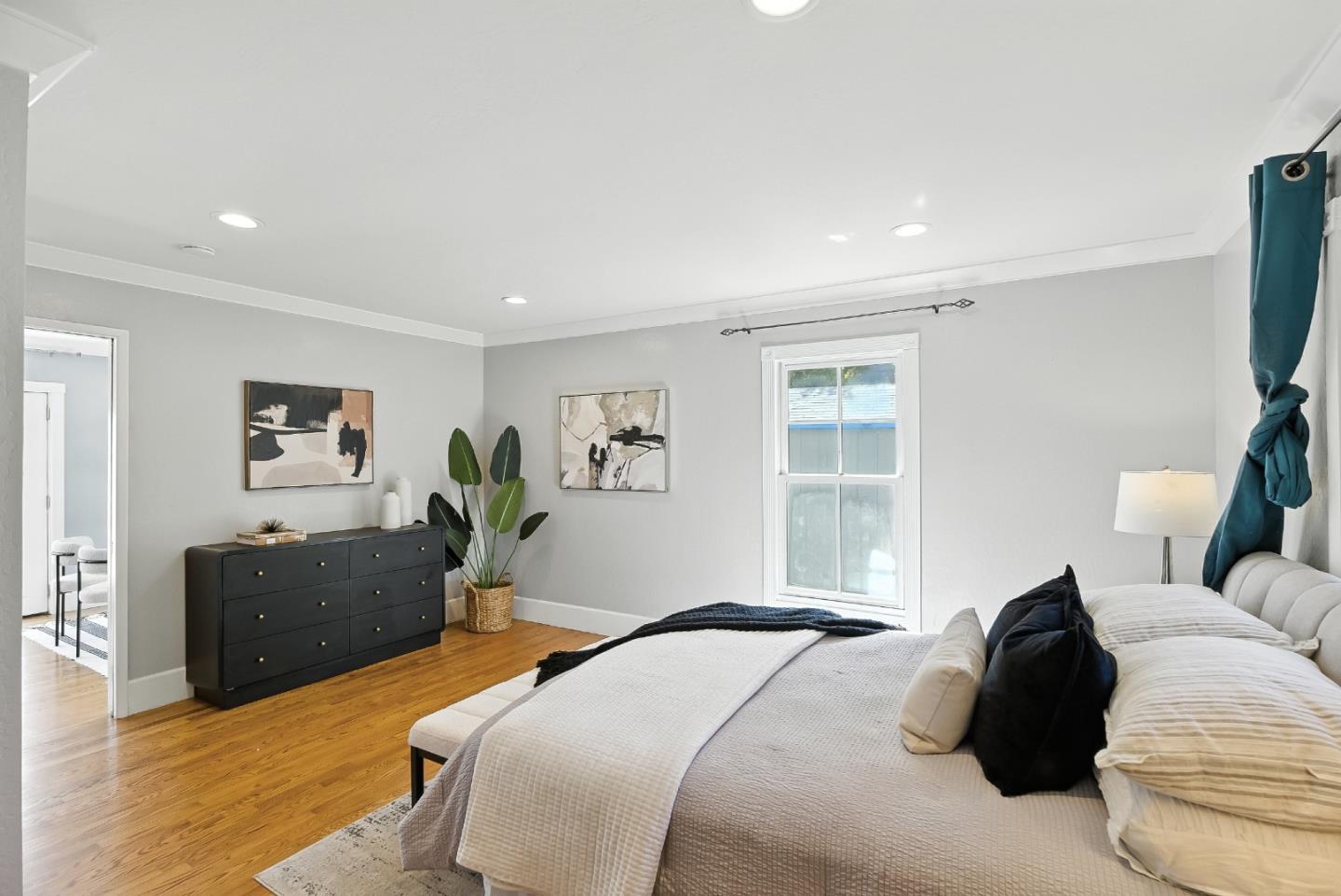 1830 Heatherdale Avenue