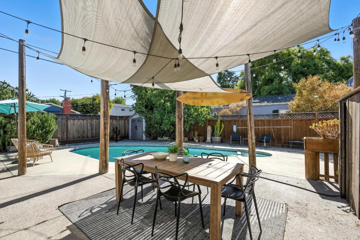 1830 Heatherdale Avenue