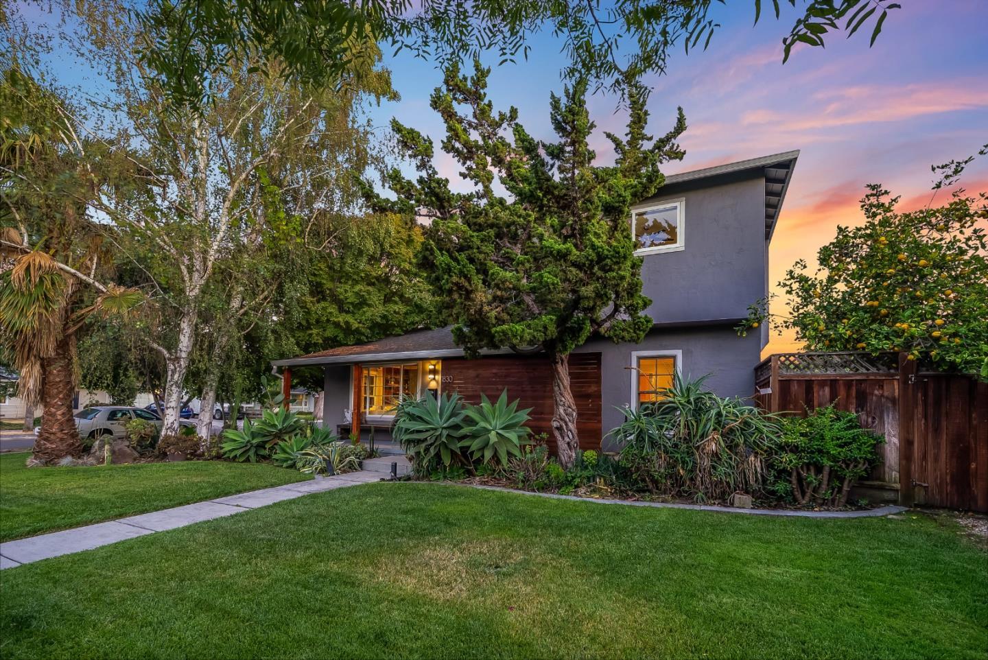 1830 Heatherdale Avenue