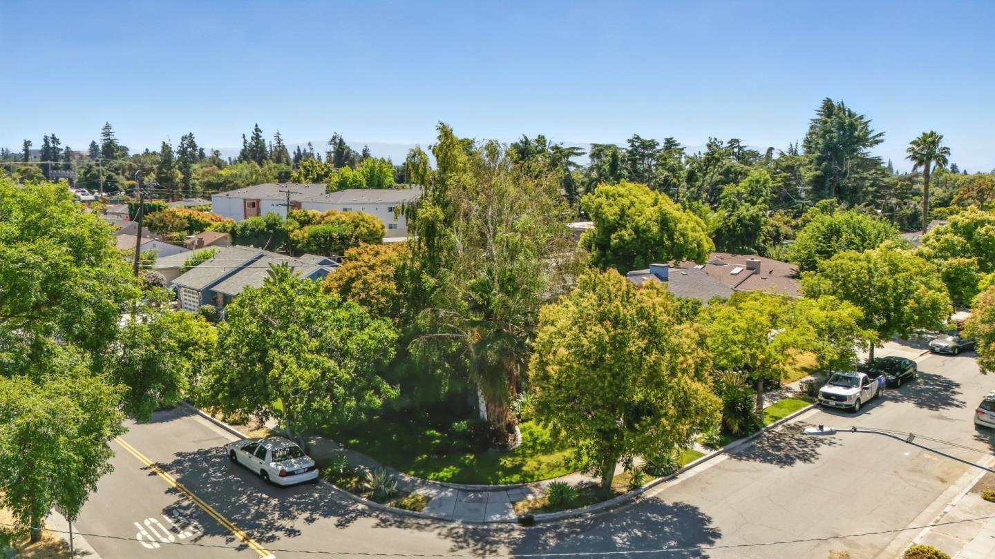 1830 Heatherdale Avenue