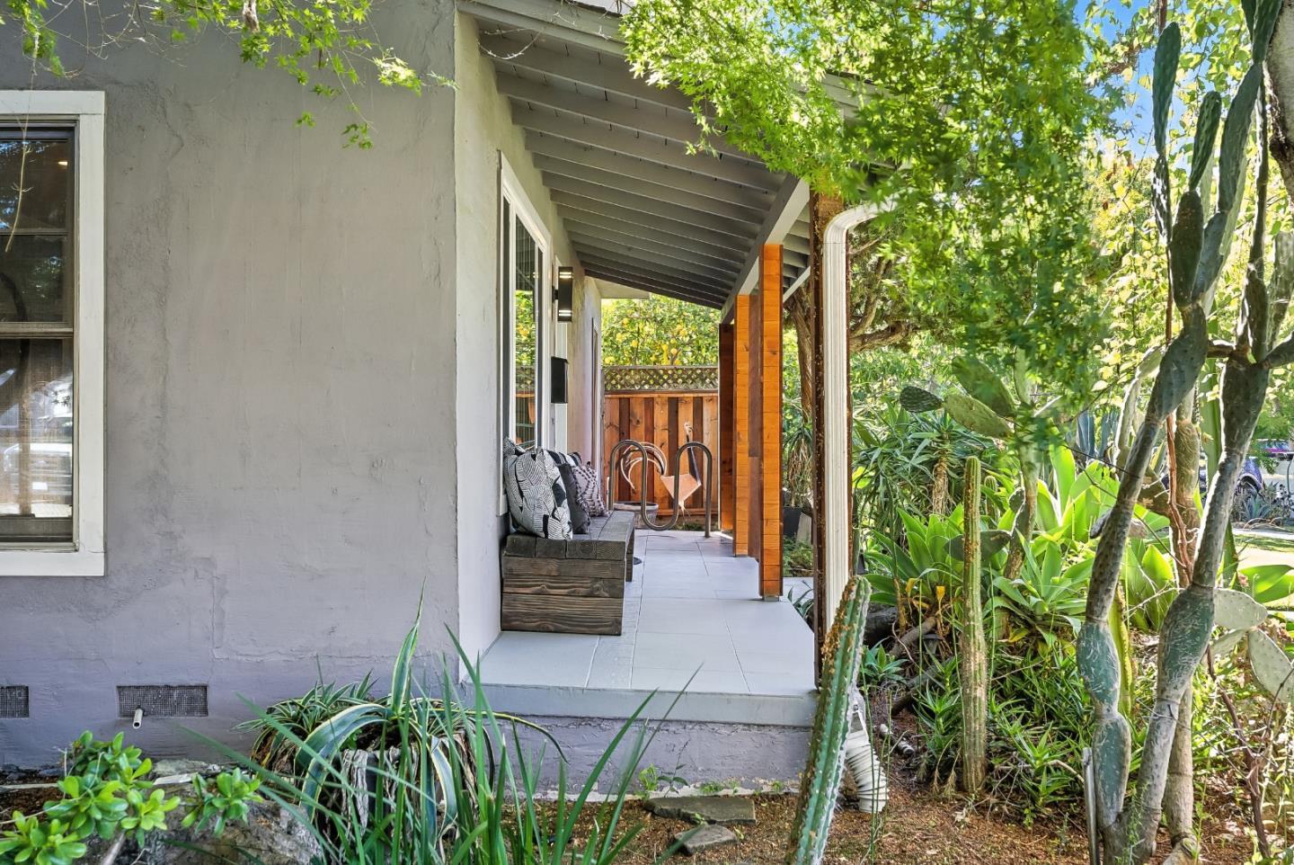 1830 Heatherdale Avenue