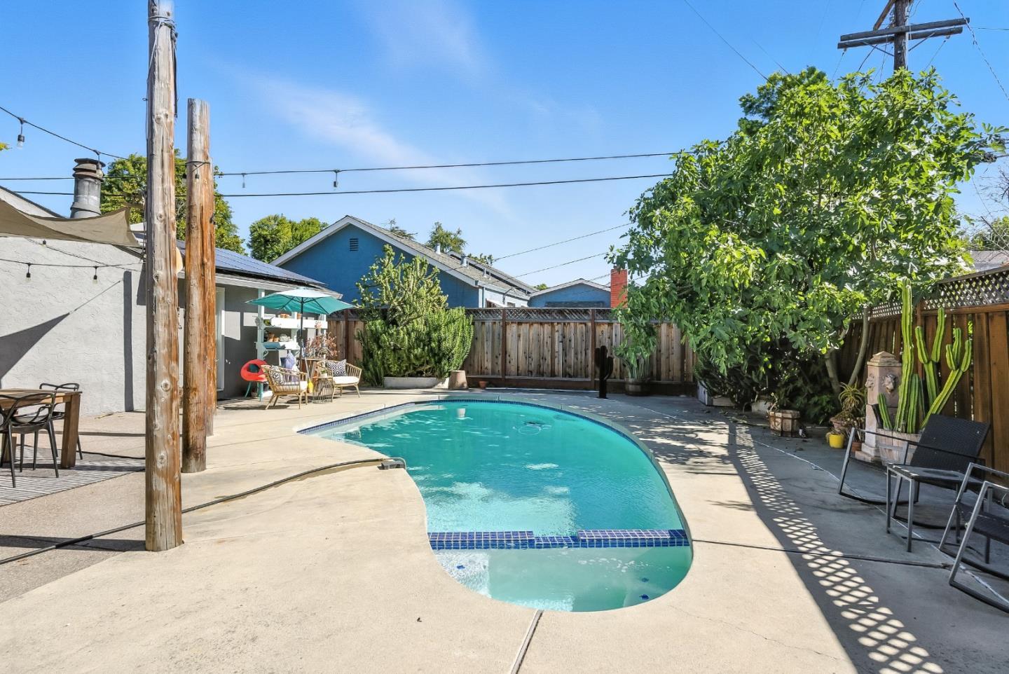 1830 Heatherdale Avenue