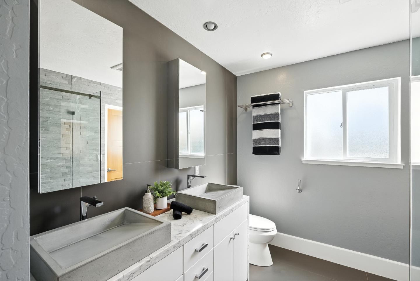 1830 Heatherdale Avenue