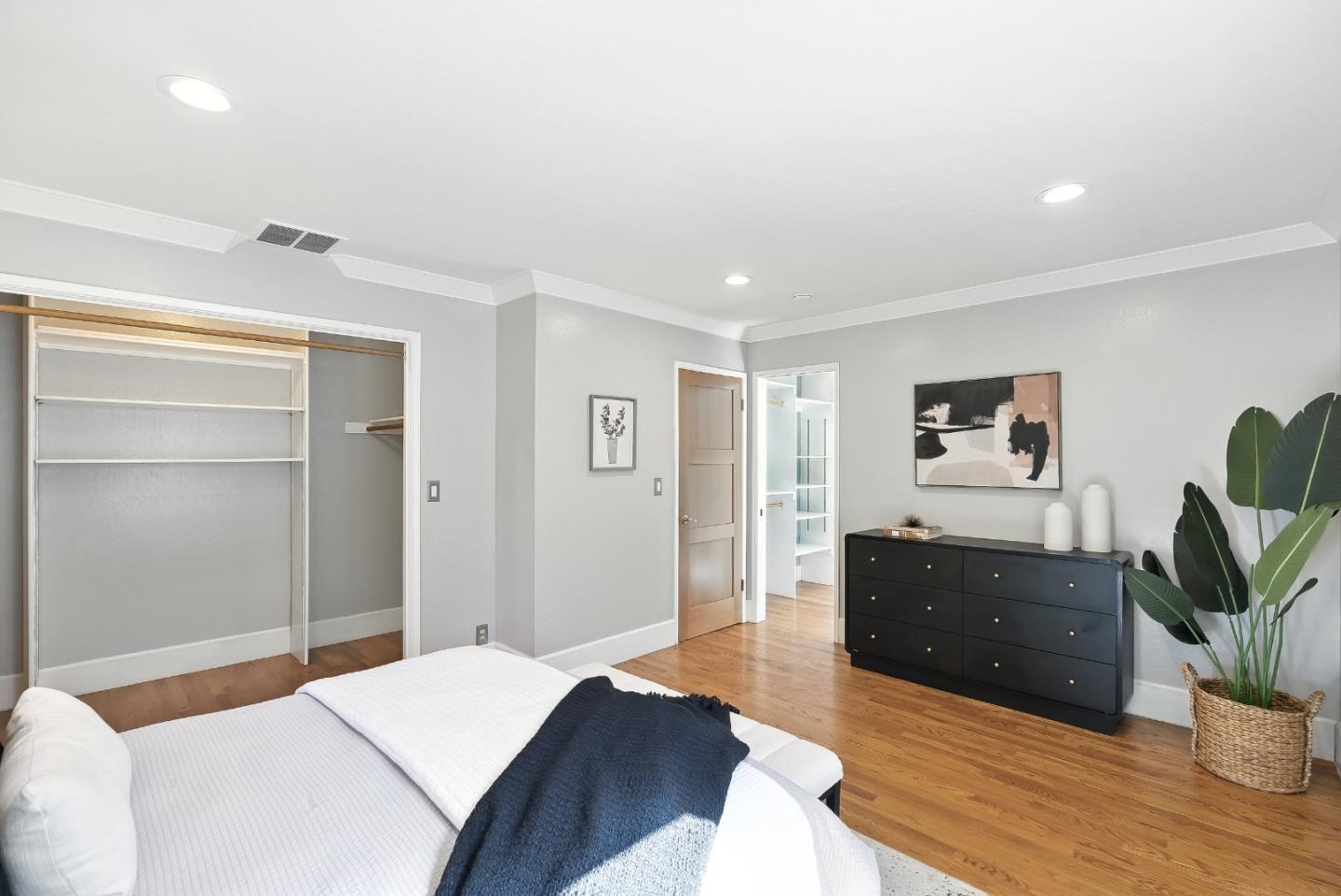 1830 Heatherdale Avenue