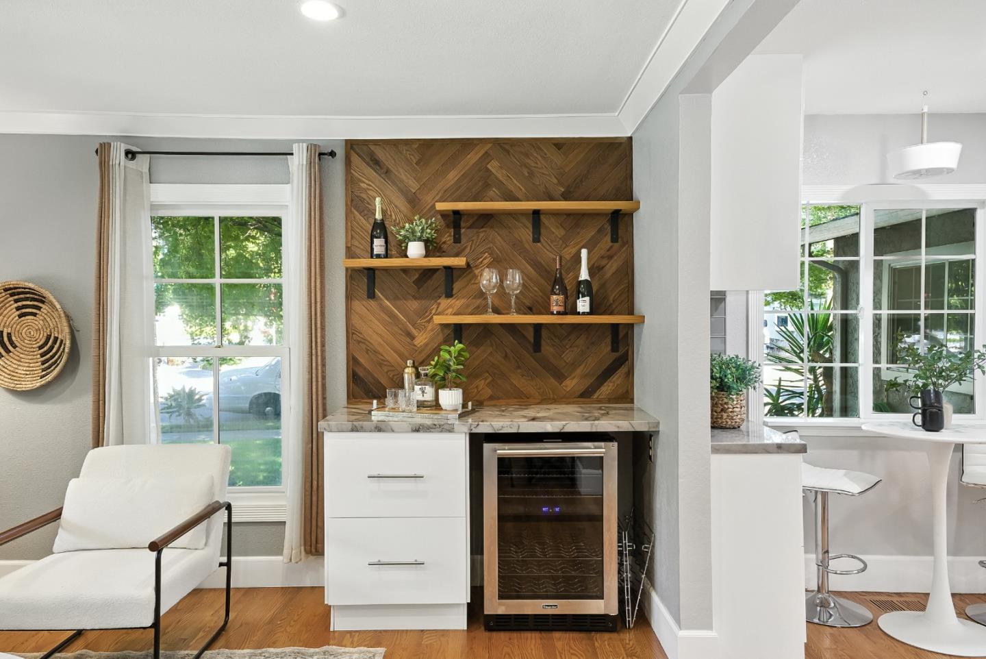 1830 Heatherdale Avenue