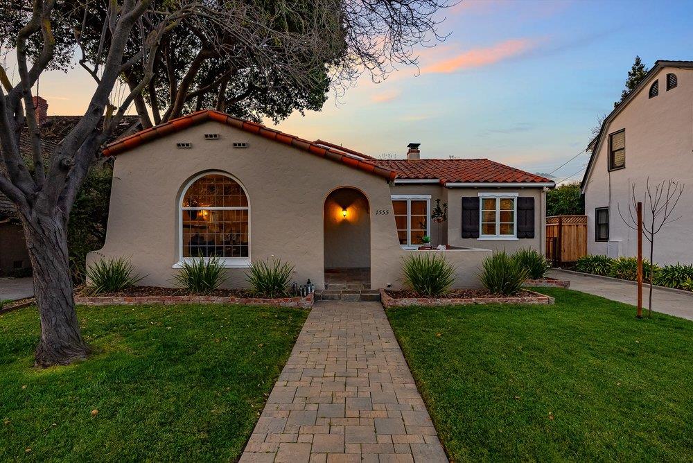 1555 Calaveras Avenue