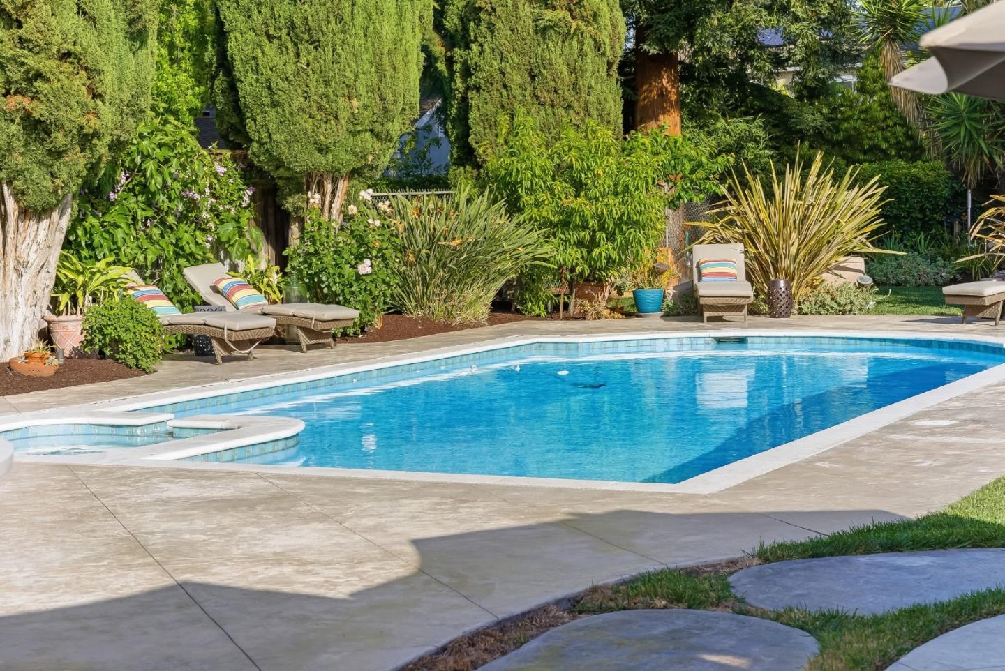 1344 University Avenue