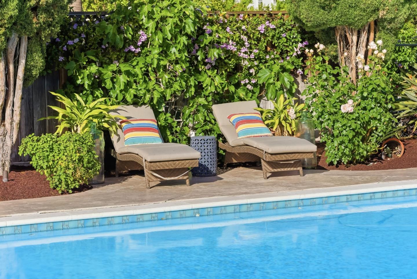 1344 University Avenue