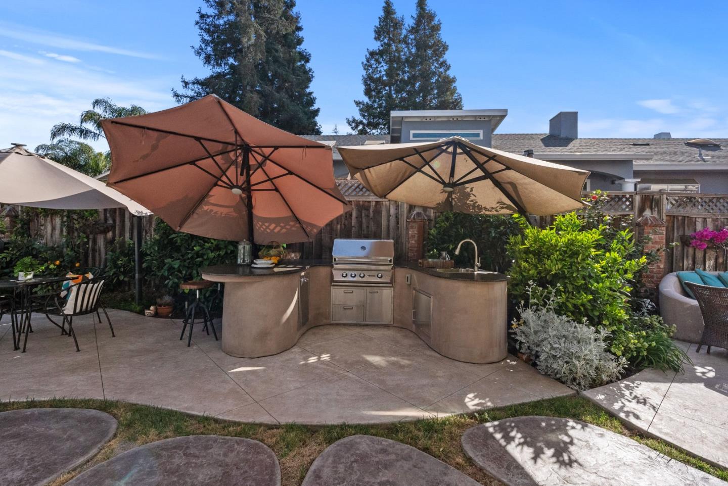 1344 University Avenue