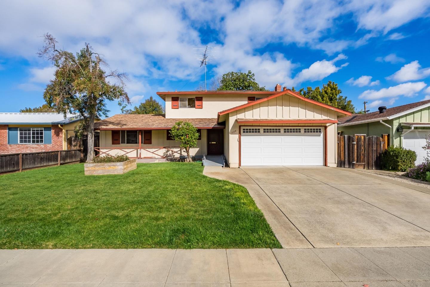 2261 Central Park Drive