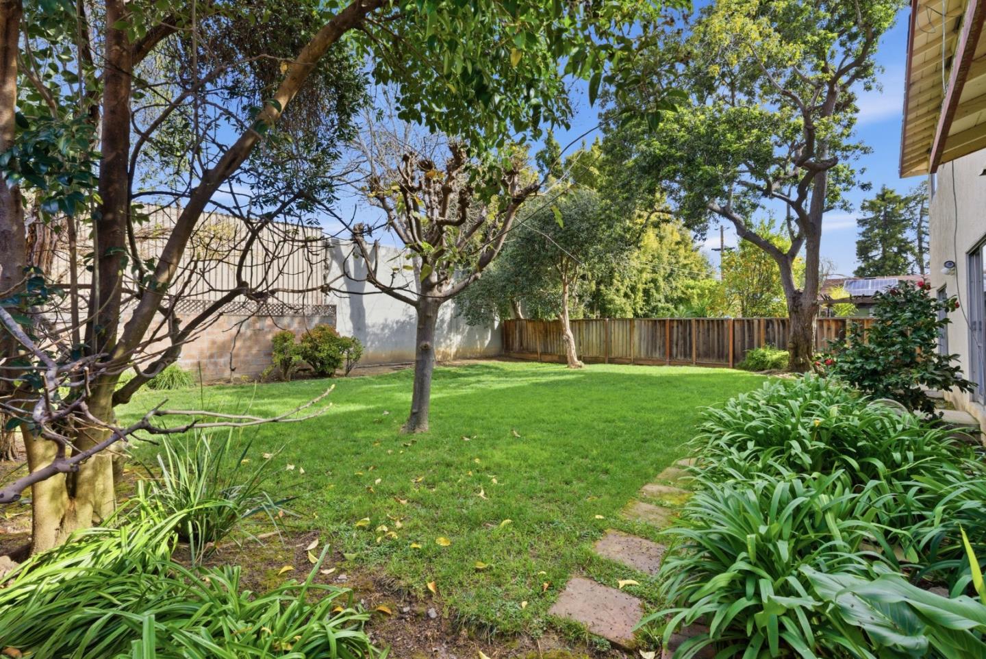 2261 Central Park Drive