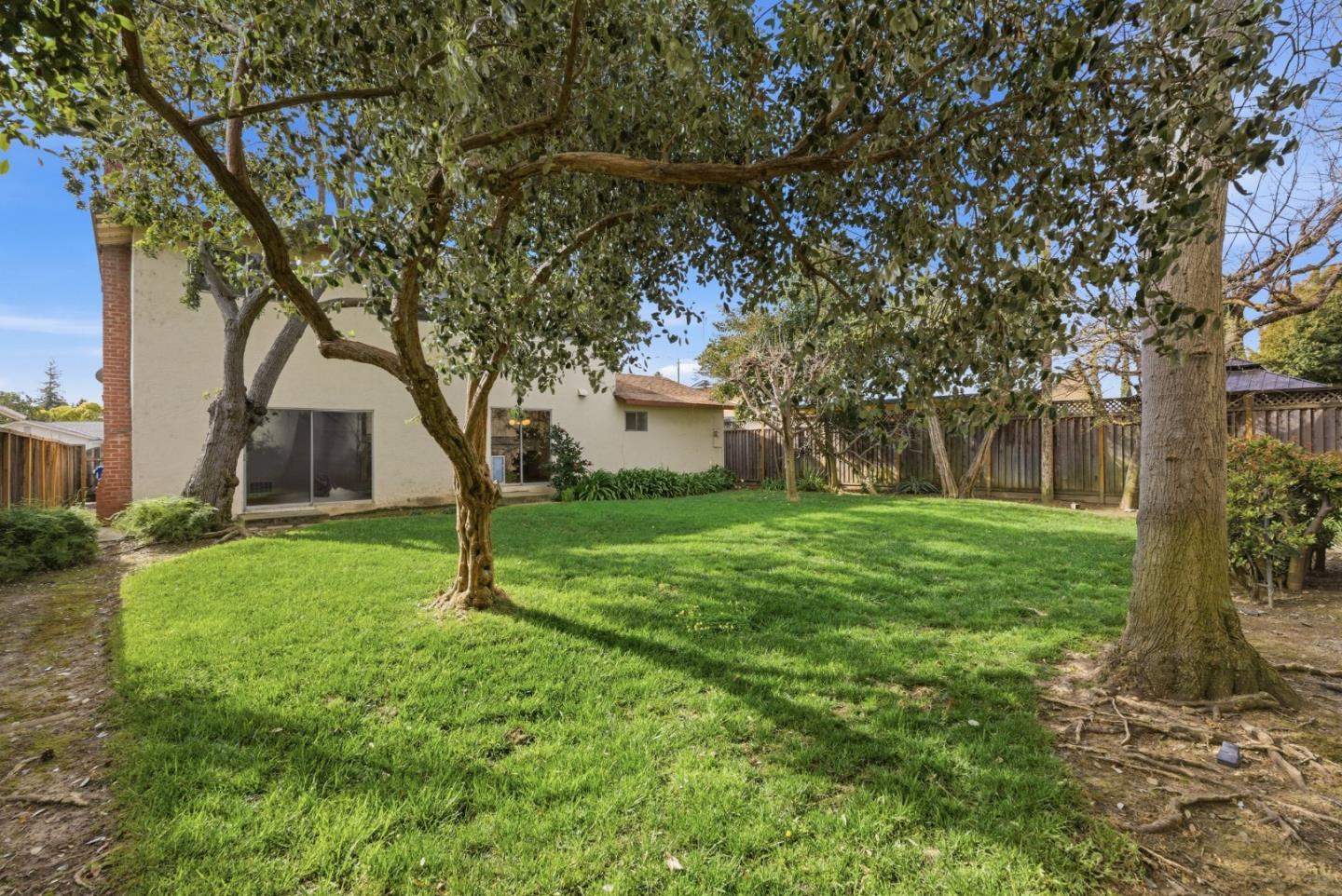 2261 Central Park Drive