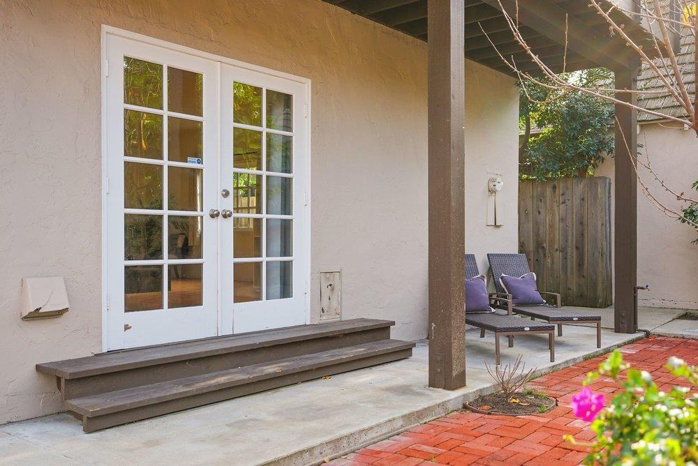 1555 Calaveras Avenue