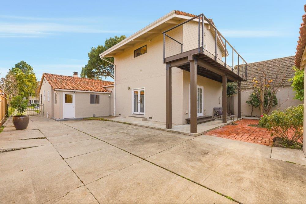 1555 Calaveras Avenue