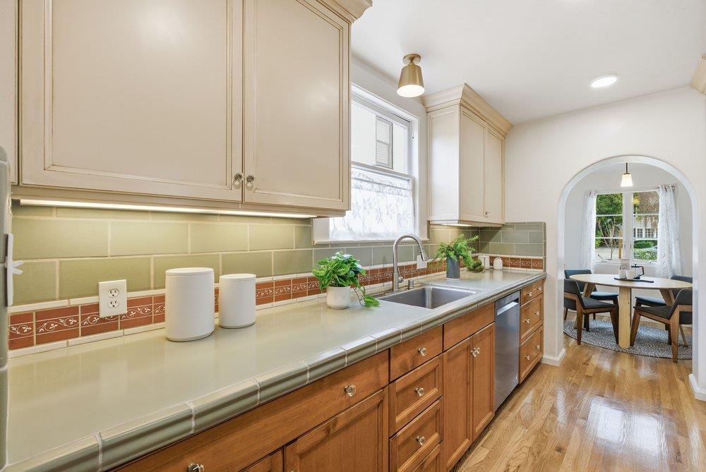 1555 Calaveras Avenue