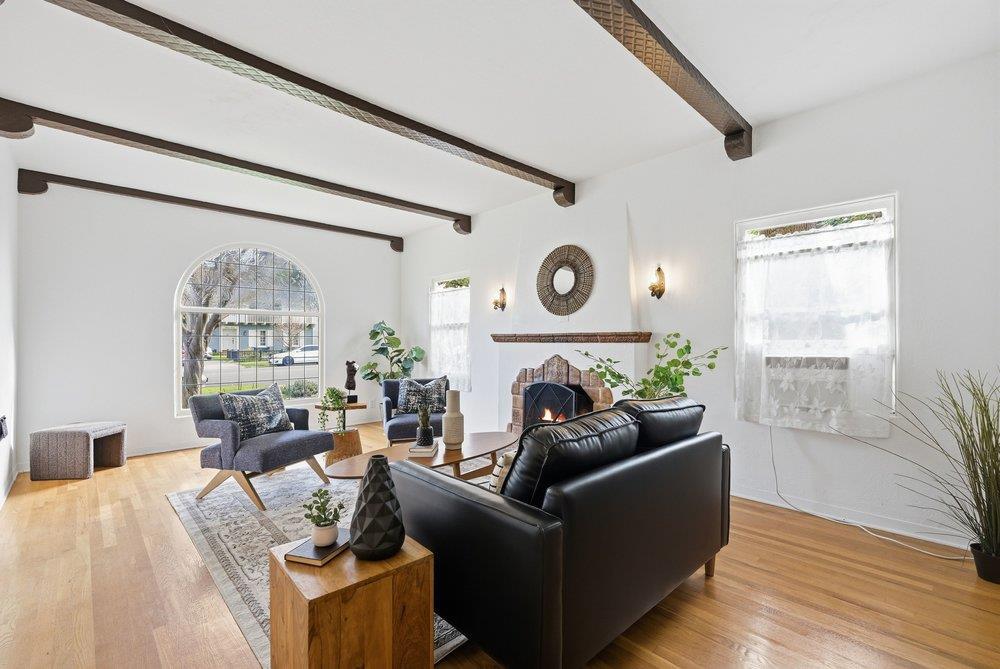 1555 Calaveras Avenue