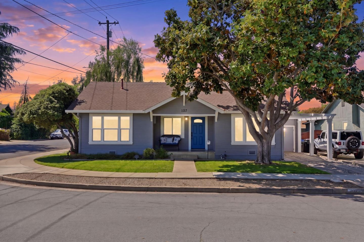 207 E Rincon AVE