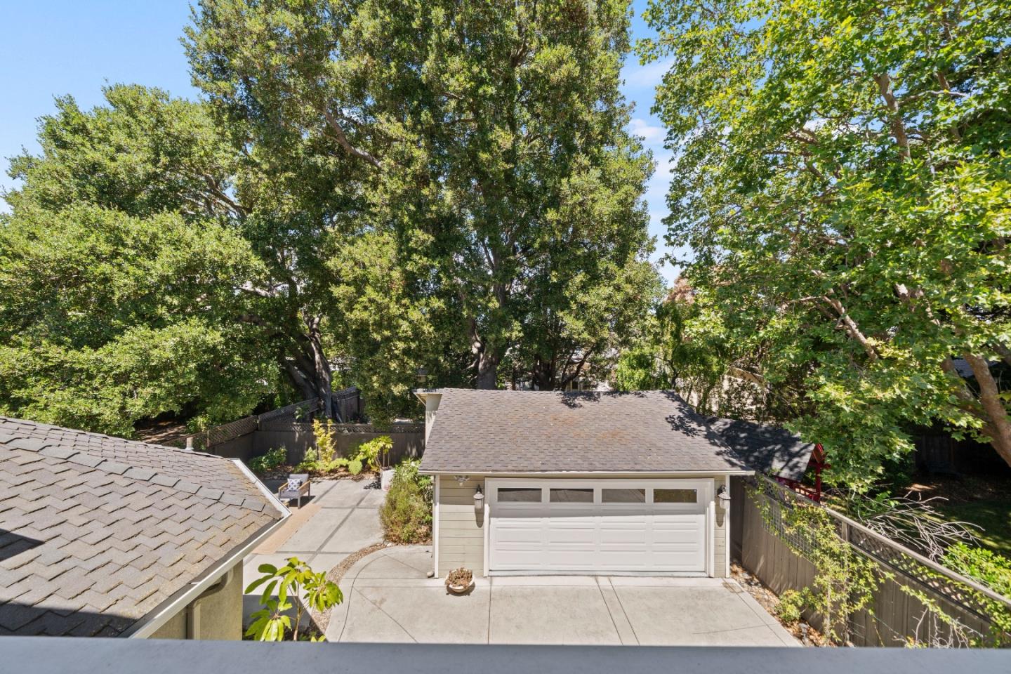 627 16th AVE