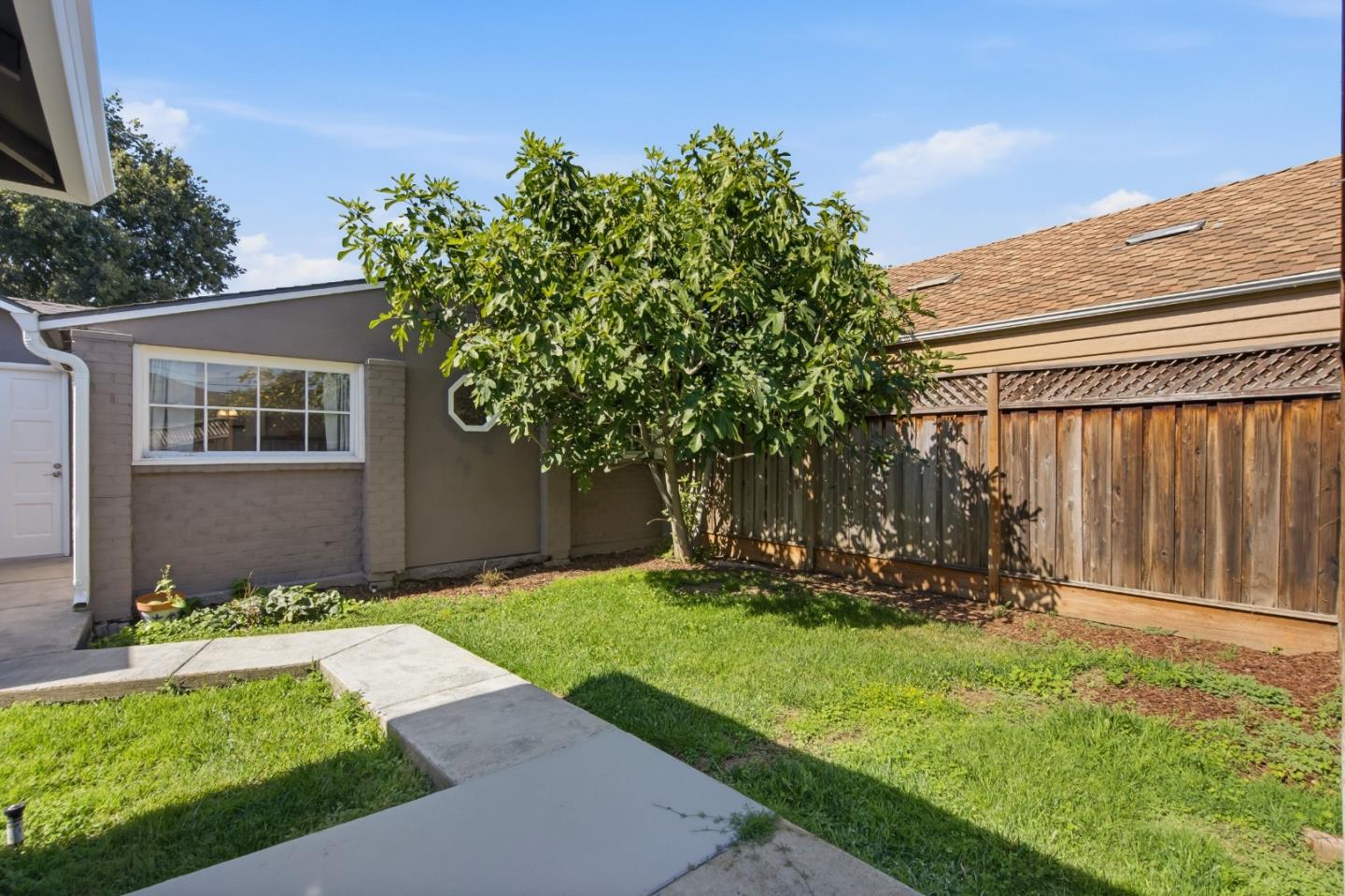 2268 Maywood AVE