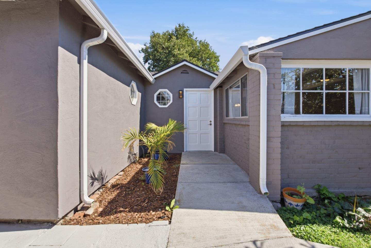 2268 Maywood AVE