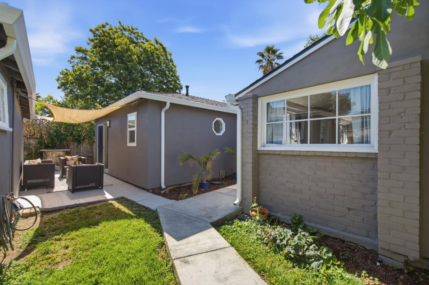 2268 Maywood AVE