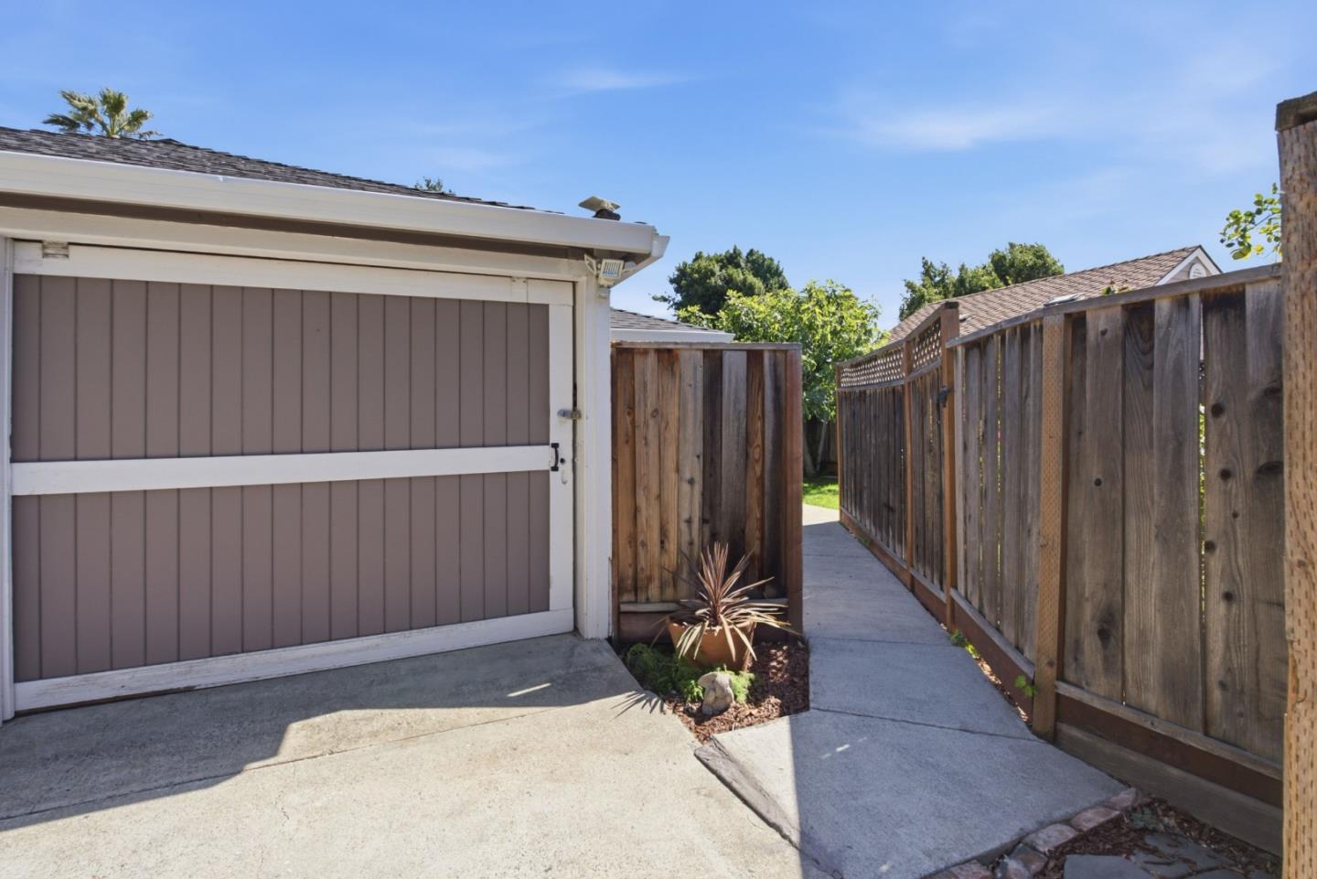 2268 Maywood AVE