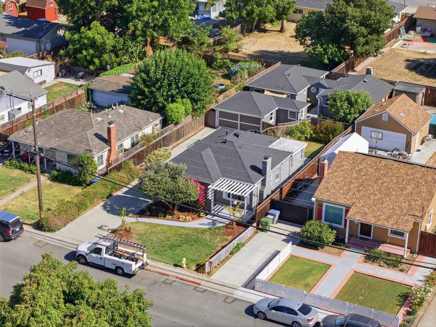 2268 Maywood AVE