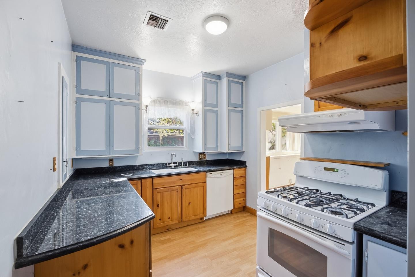 916 Franquette AVE