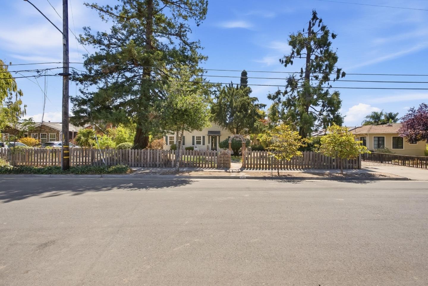 916 Franquette AVE
