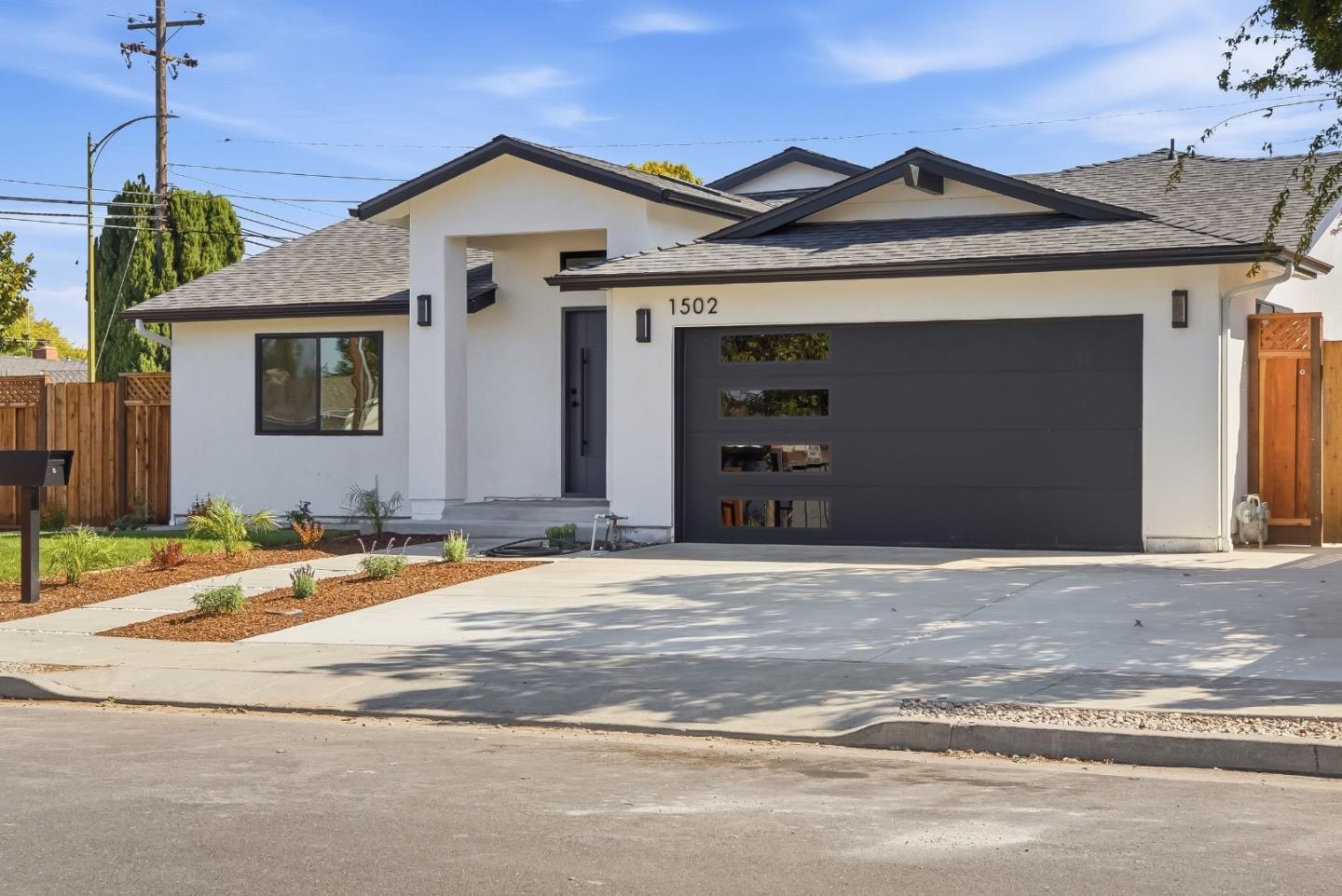 1502 Woodson CT