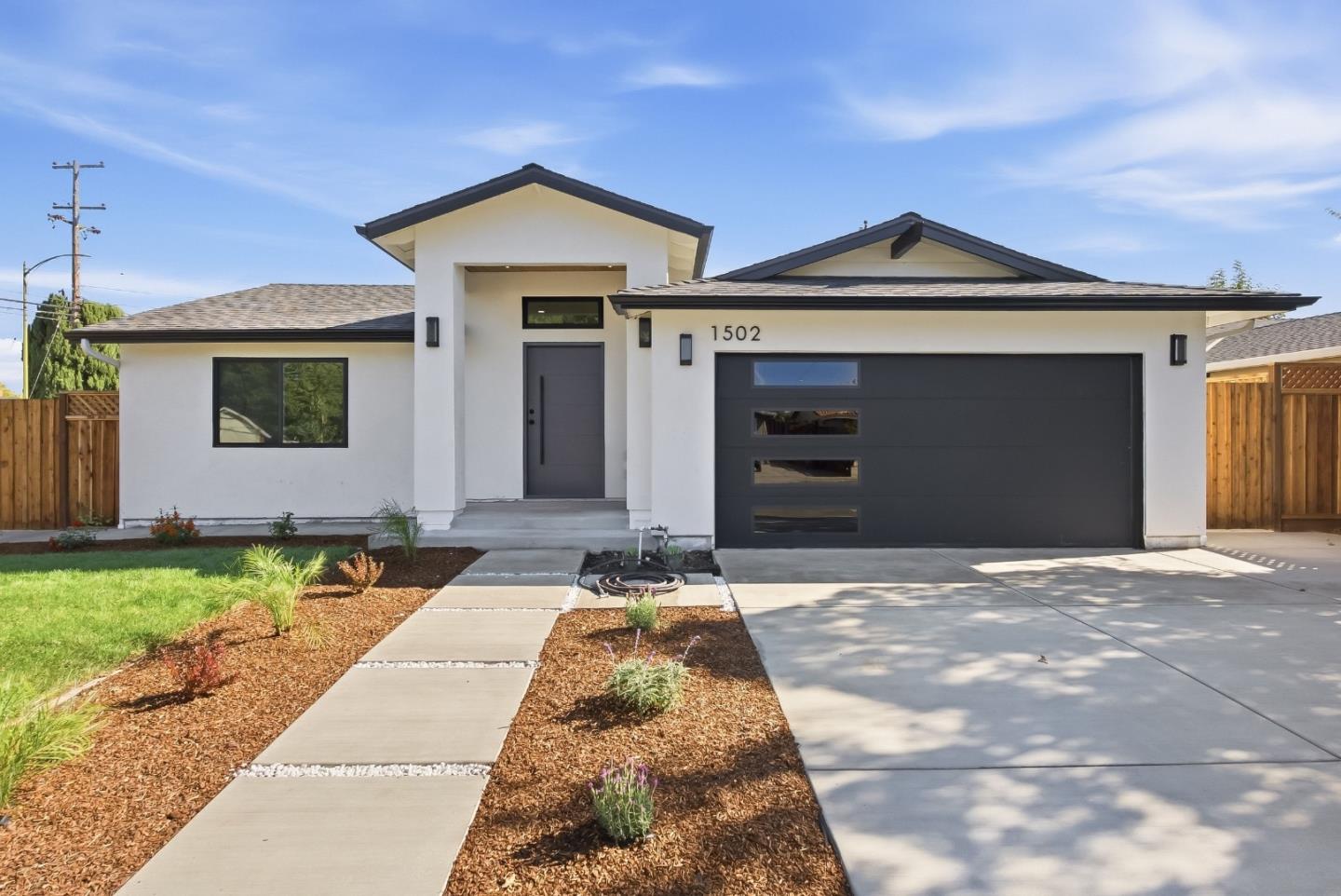 1502 Woodson CT