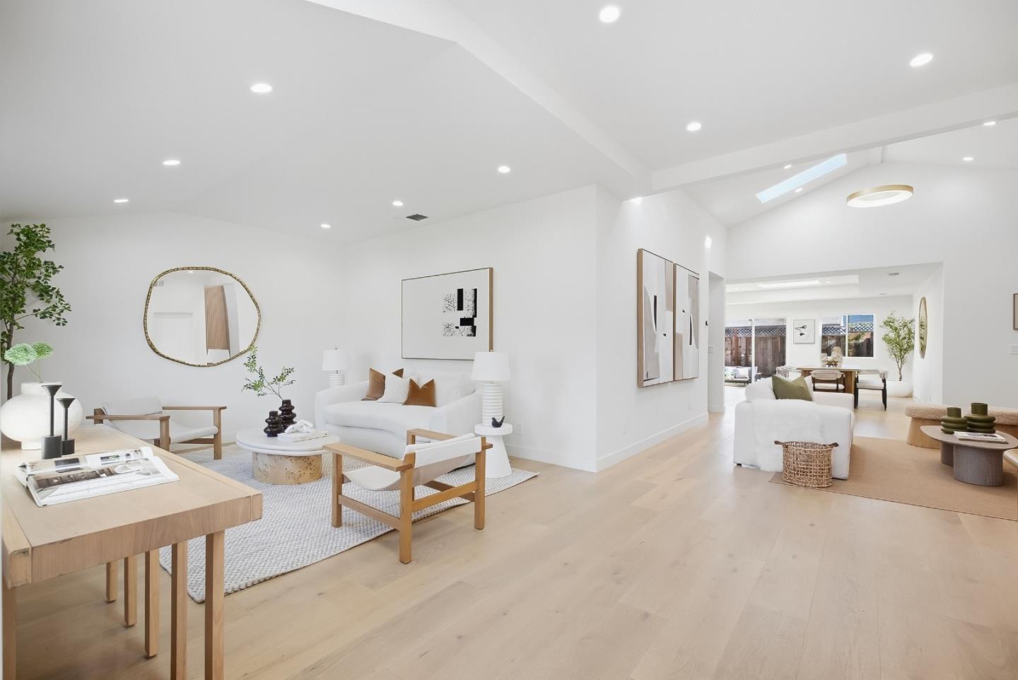 1502 Woodson CT