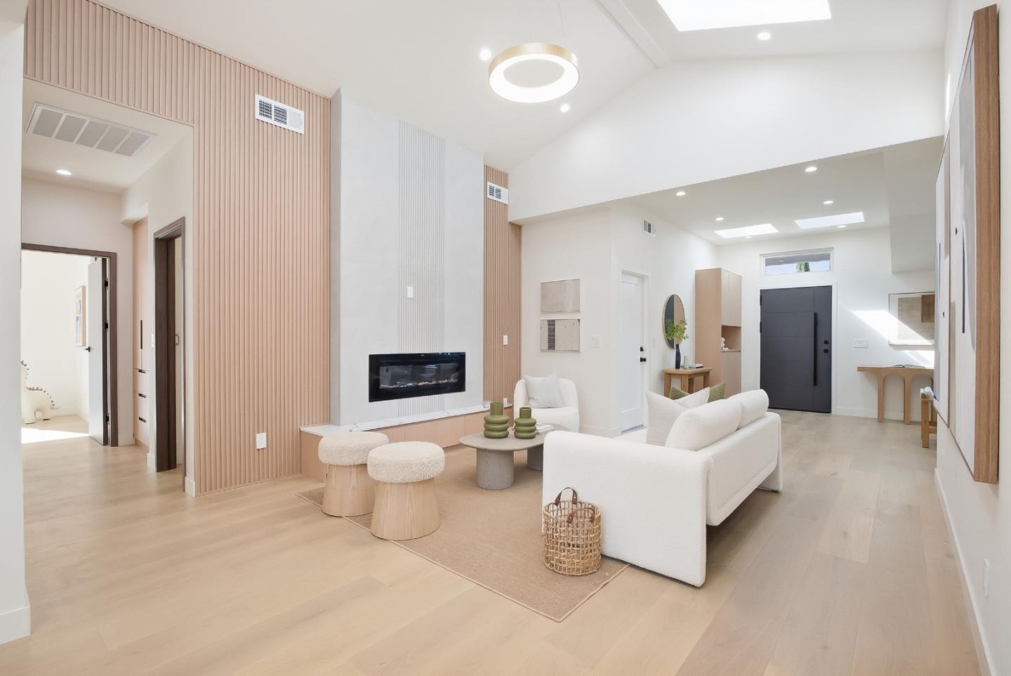 1502 Woodson CT