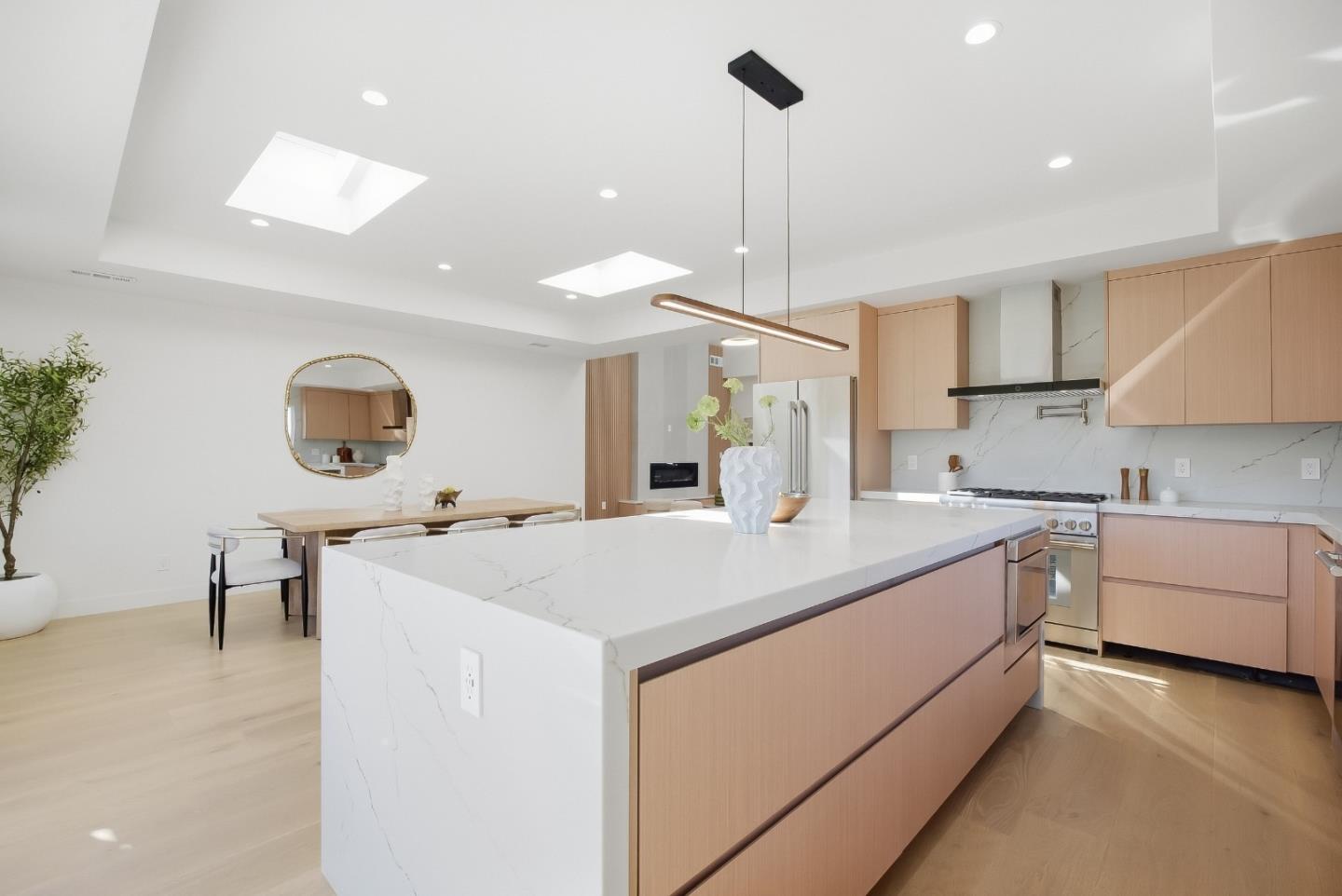 1502 Woodson CT