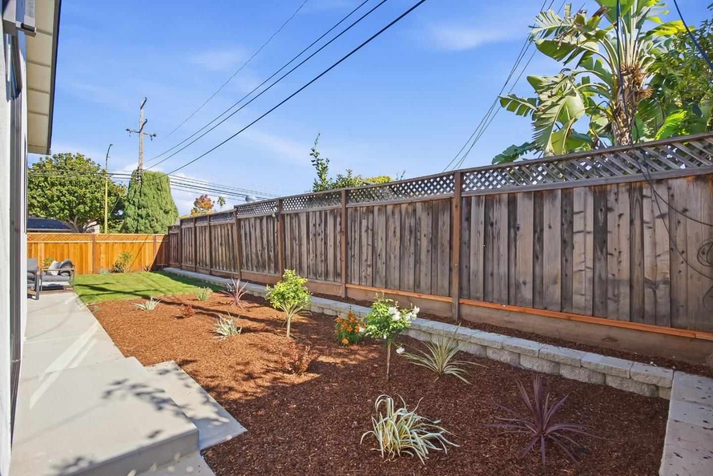 1502 Woodson CT