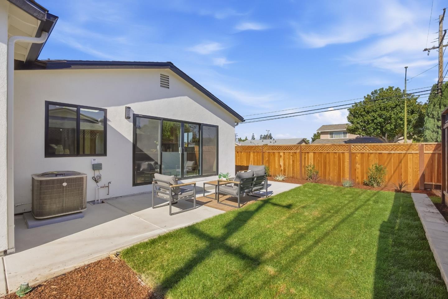 1502 Woodson CT