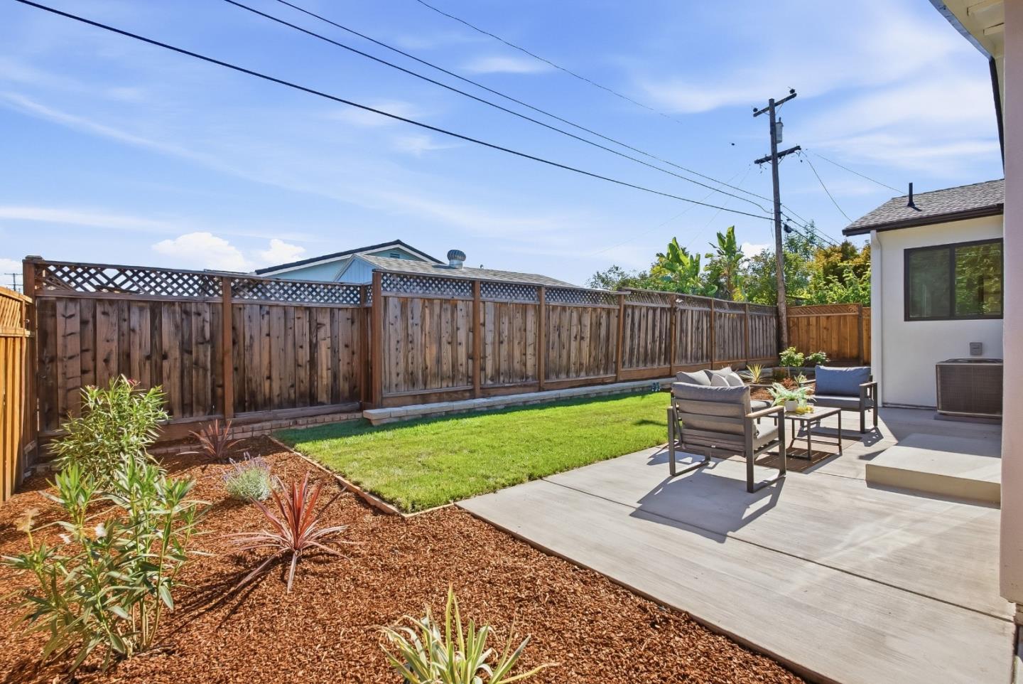 1502 Woodson CT