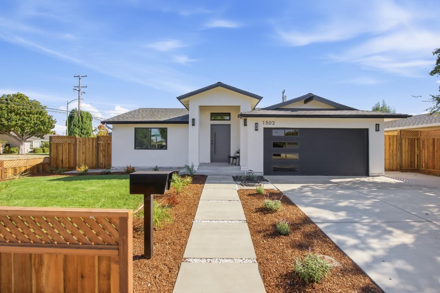 1502 Woodson CT