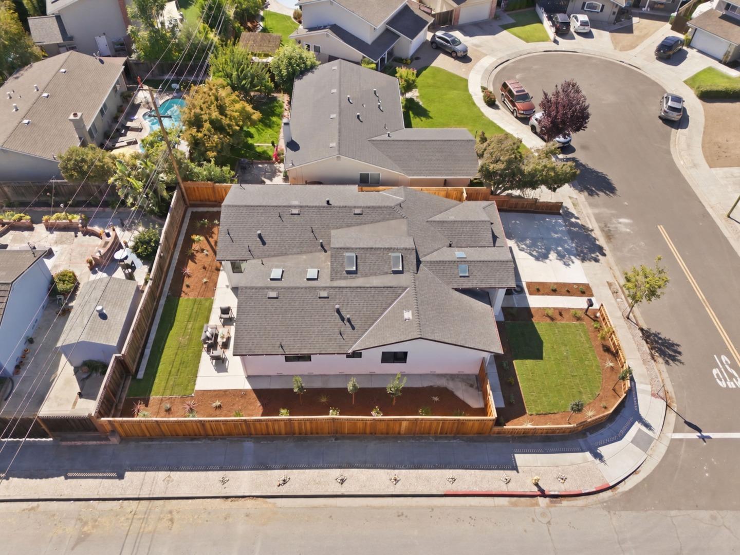1502 Woodson CT
