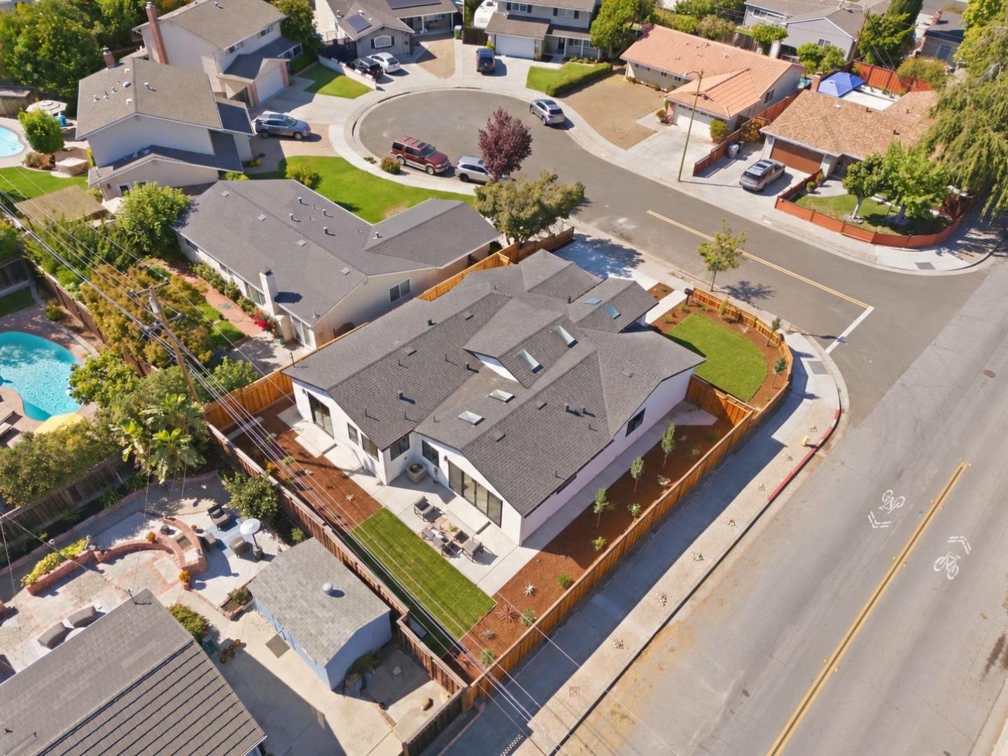 1502 Woodson CT
