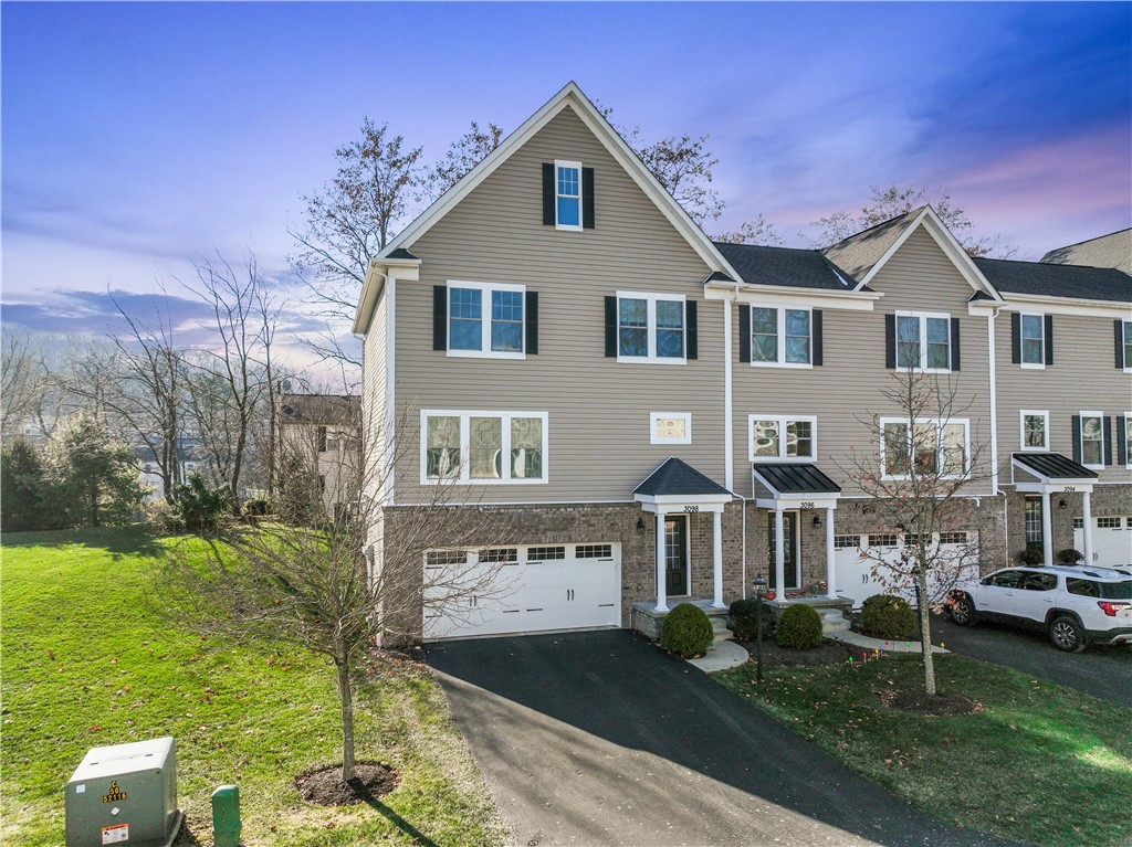 3098 Raintree Dr