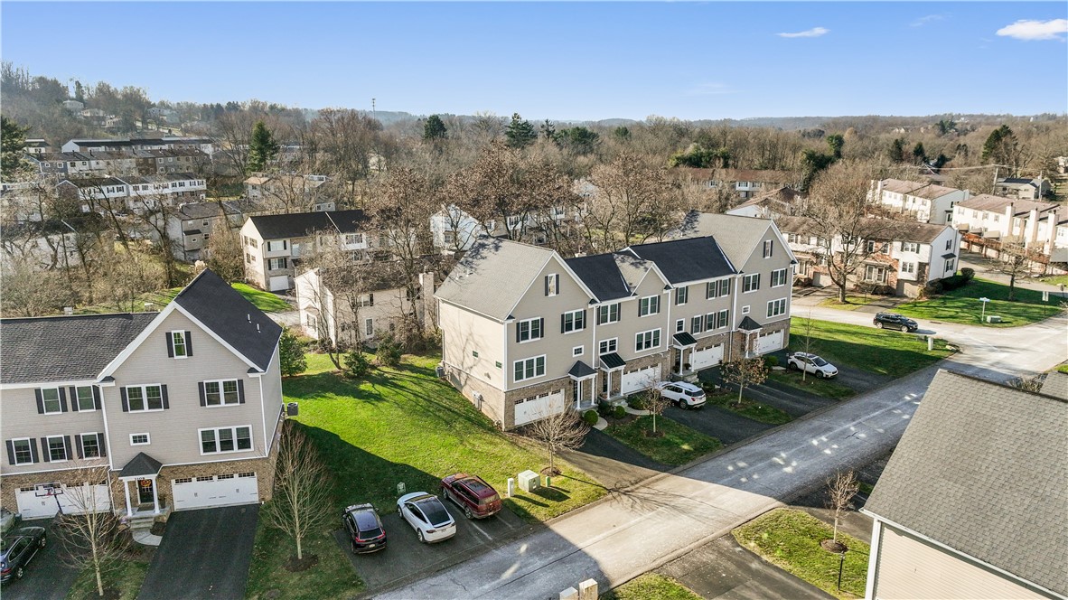 3098 Raintree Dr