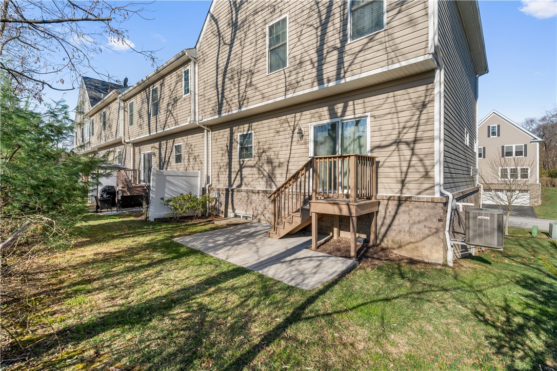 3098 Raintree Dr